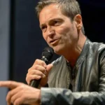 Dieter Nuhr: Ein Leben zwischen Bühne, Satire und stiller Stärke